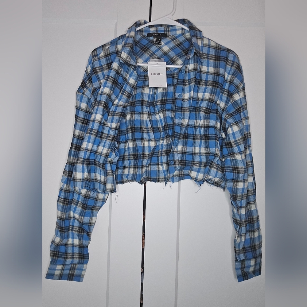 NEW WITH TAGS Forever 21 cropped blue plaid shirt size MEDIUM